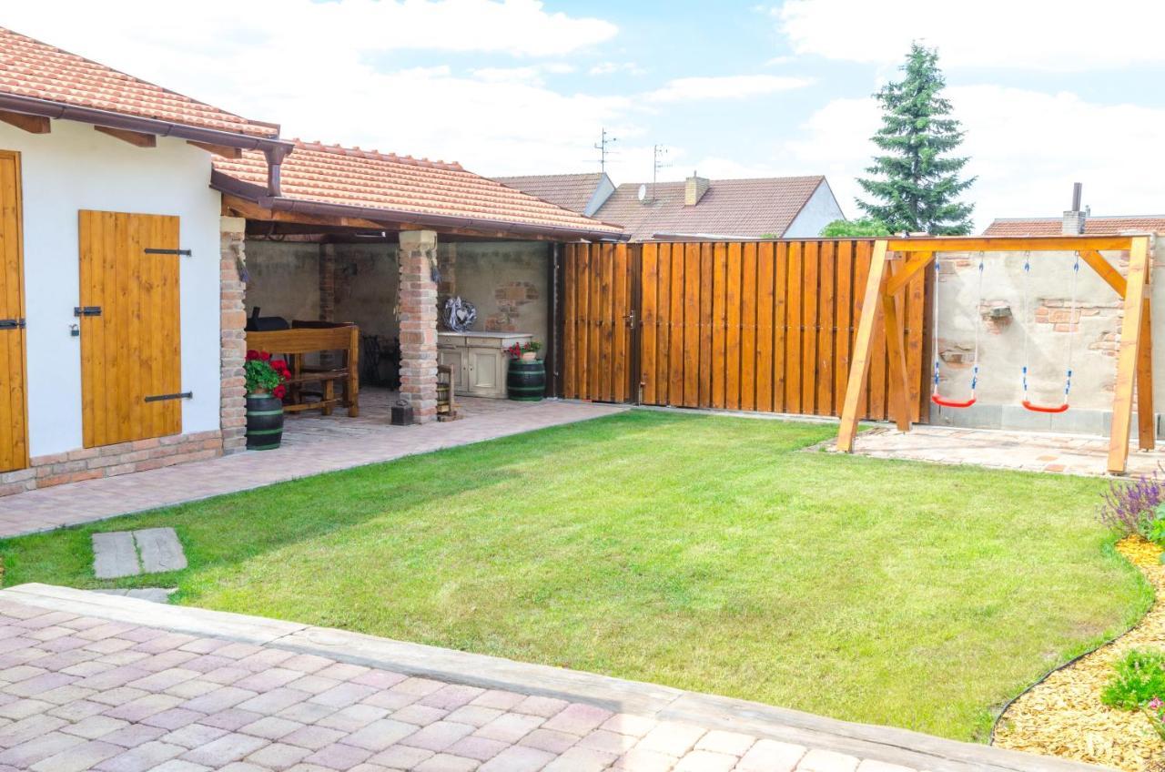 Chalupa Hlohovec Villa Exterior photo
