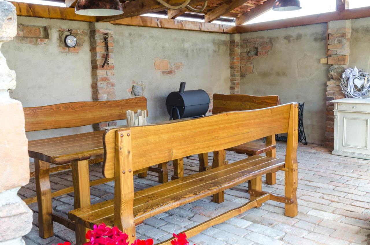 Chalupa Hlohovec Villa Exterior photo